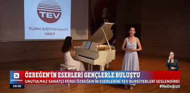 NOW Haber | Kıymetli bağışçımız Ferdi Özbeğen’i 85. yaş gününde beyaz piyanosuyla andık.