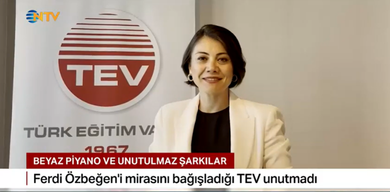 NTV Haber | Kıymetli bağışçımız Ferdi Özbeğen’i 85. yaş gününde beyaz piyanosuyla andık.